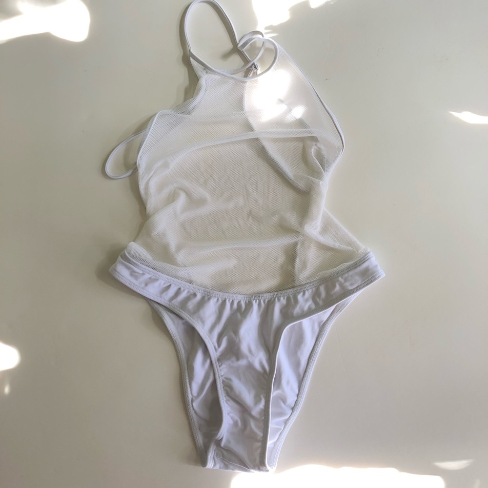 Minimale Animale KOMONAWANNALEIA SUIT White